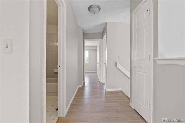 Building Photo - 8847 Cloverleaf Cir