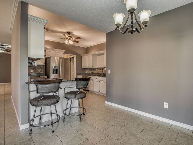 Building Photo - Immaculate Edmond Home with New Carpet and Storm Shelter!
