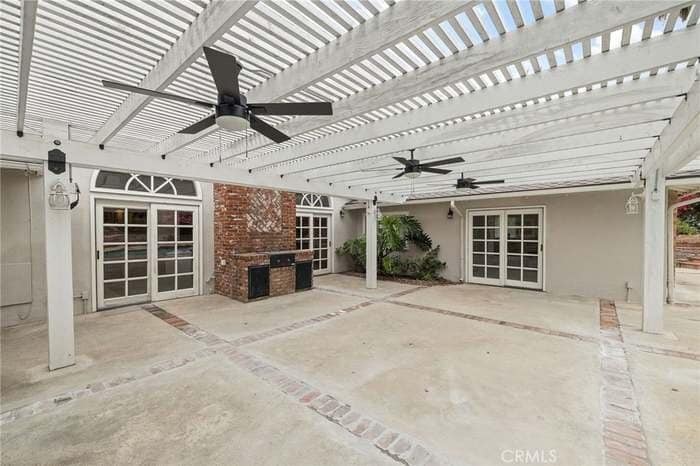 Building Photo - 15155 El Soneto Dr