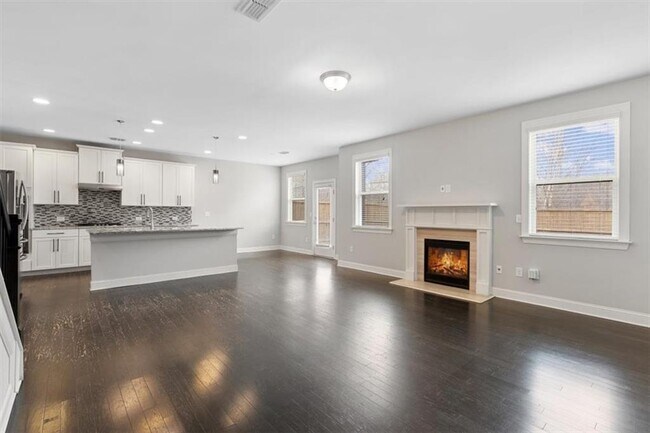 Building Photo - 204 Cardinal ln