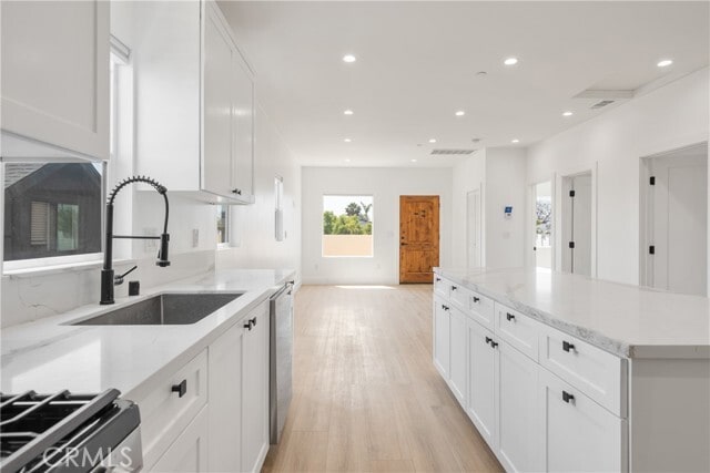 Building Photo - 2338 Cloverdale Ave