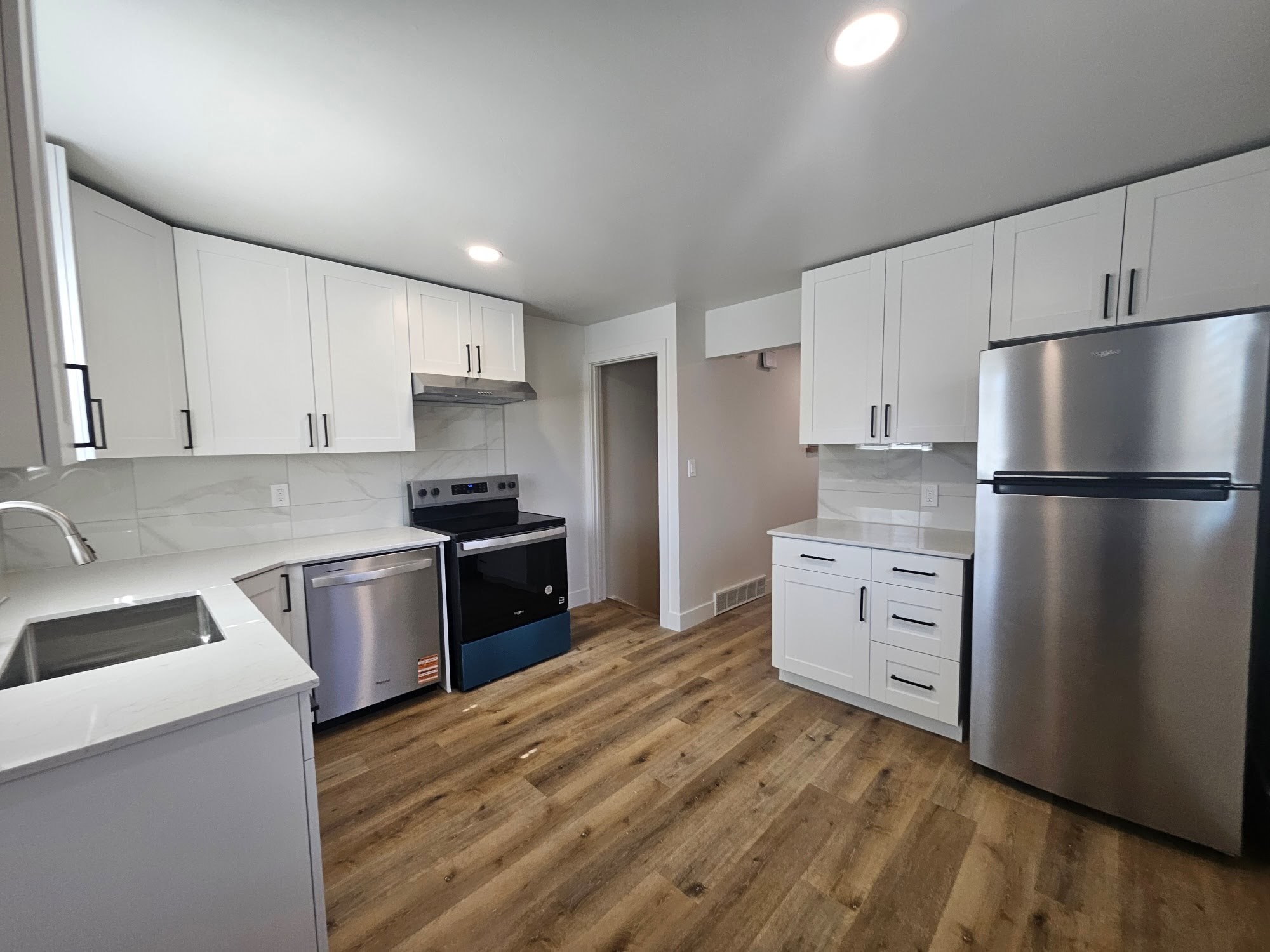 Kitchen - 3224 S Verdant Cir