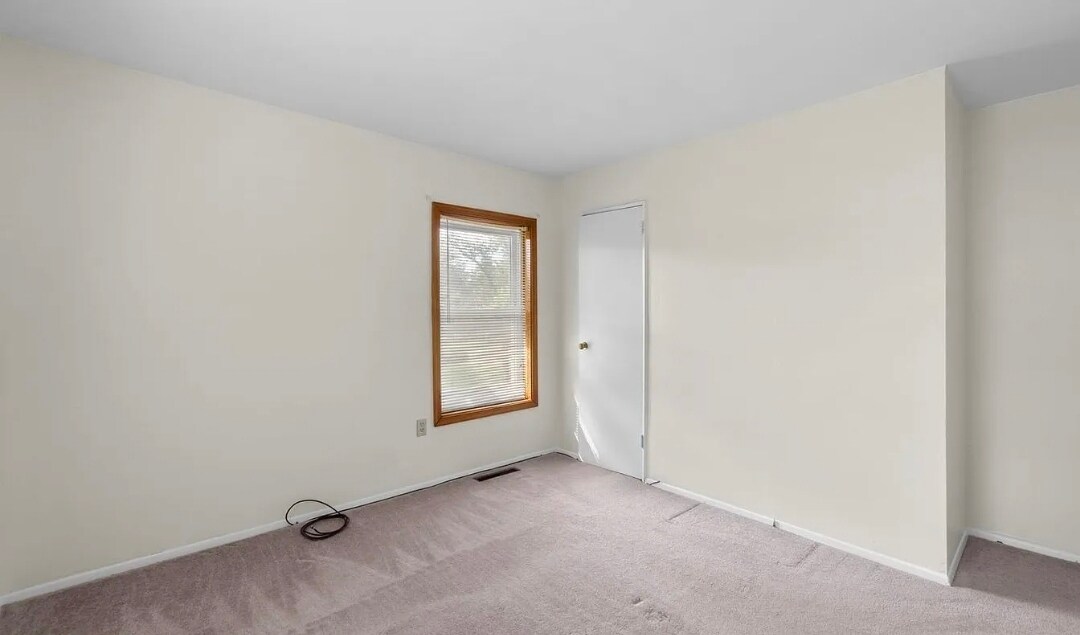 Bedroom Rear Corner - 3818 Oakleigh Dr