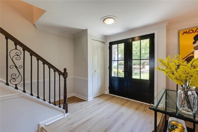 Building Photo - 7090 Stonington Dr NE