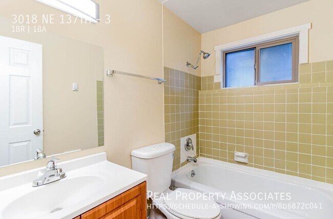 Building Photo - 3018 NE 137th St