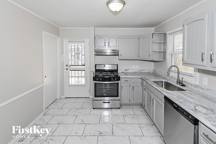 Building Photo - 415 McDermitt Rd