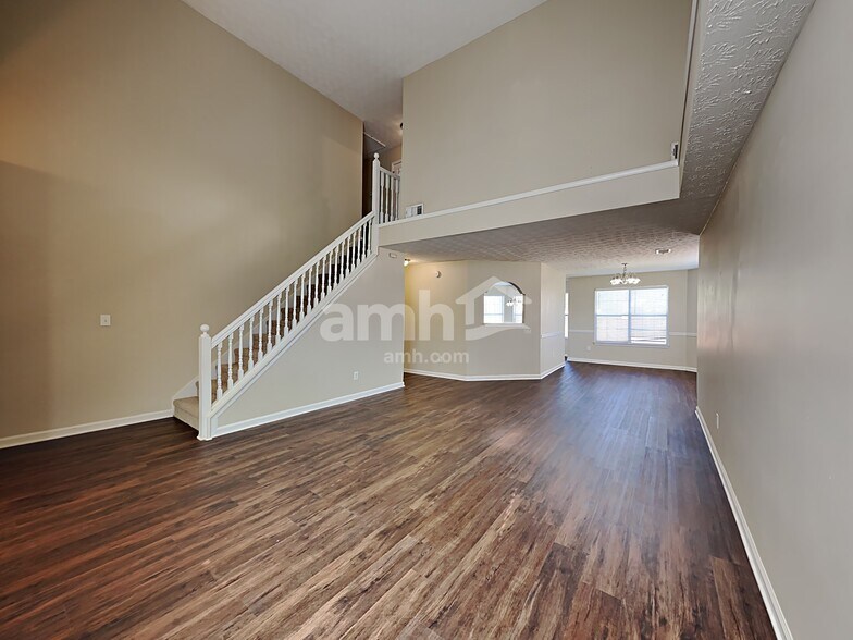 Building Photo - 602 Thrasher Ct