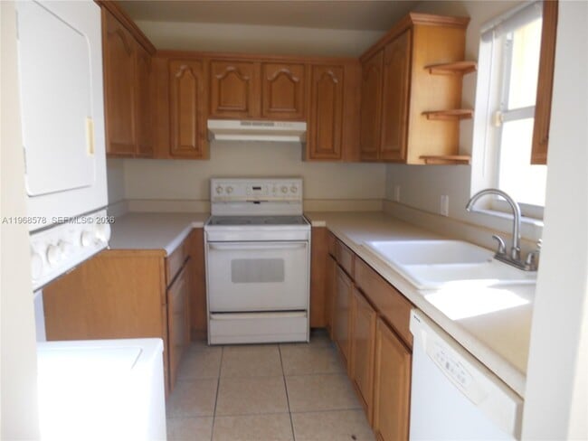 Building Photo - 22 SW 14th Terrace