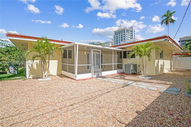 Building Photo - 414 Giralda Ave