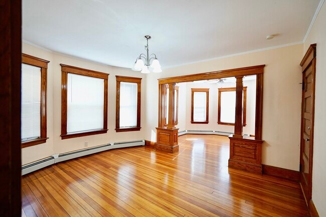 Building Photo - 94 Andover St