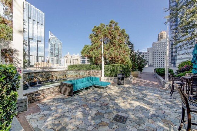 Building Photo - High-rise Luxury 1 Bedroom Buckhead Condo,...