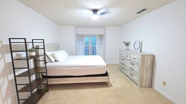Master bedroom - 101 Bent Tree Dr
