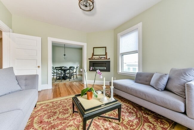 Building Photo - 132 Paul Gore St