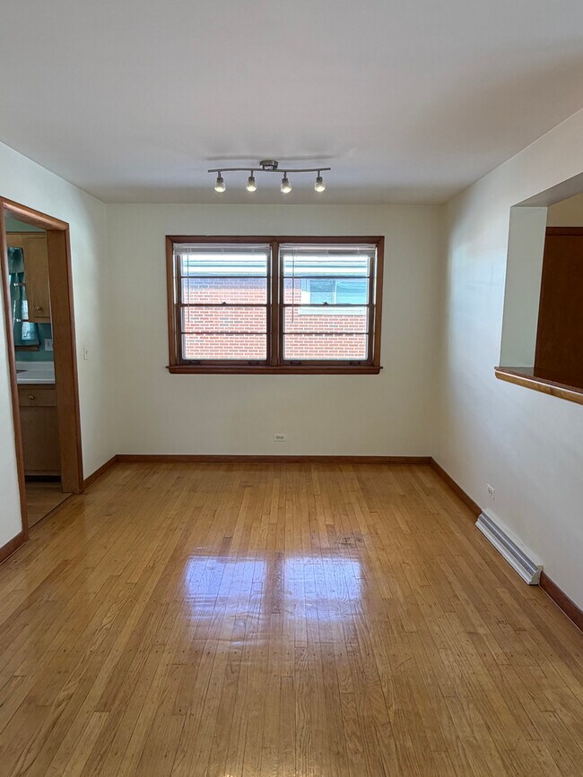 Building Photo - 970 Saylor Ave