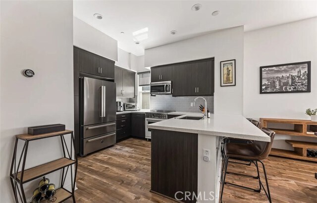 Building Photo - 215 Elm Ave