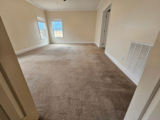 Building Photo - TR House