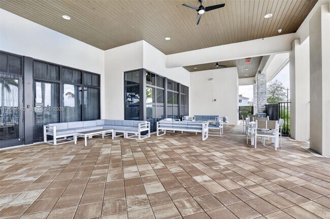 Building Photo - 4574 SW 173rd Ave