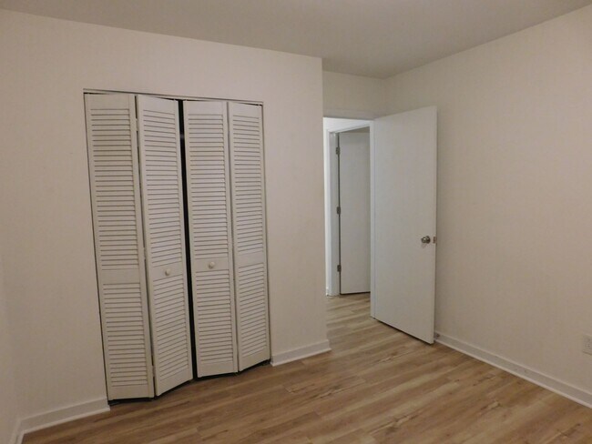 Building Photo - 1522 College Way