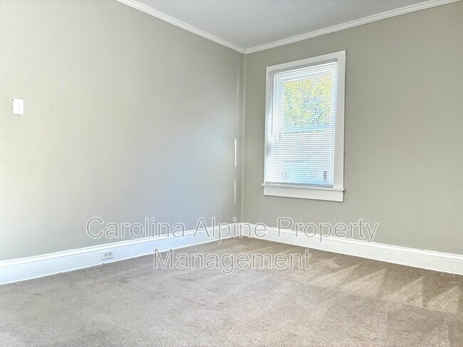 Building Photo - 1011 Horton Ave