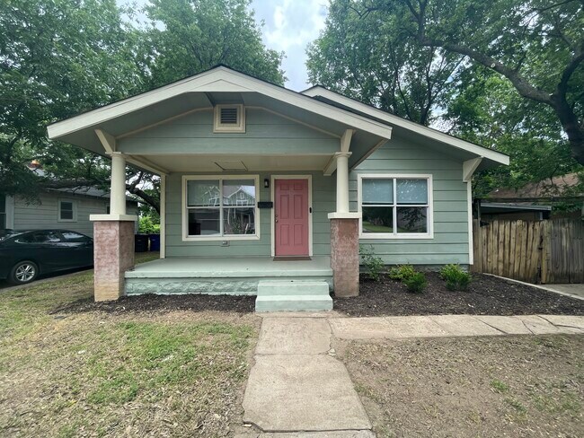 Primary Photo - 1231 N Boston Pl