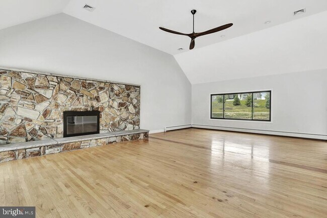 Building Photo - 136 Carlough Rd