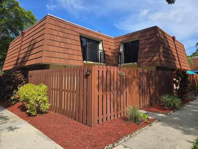 Building Photo - 1480 Masters Cir