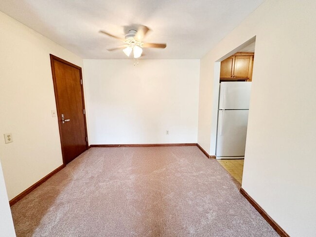 Building Photo - Holden: 2 Bed 1 Bath, Heat & Hot Water Inc...