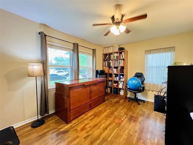 Building Photo - 310 W 15th St