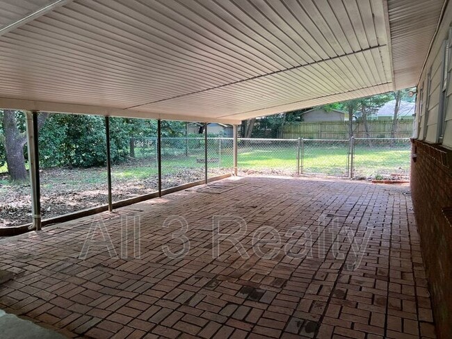 Building Photo - 3578 Mayfair Rd