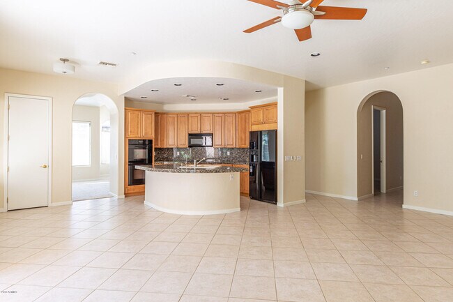 Building Photo - 11183 E Beck Ln