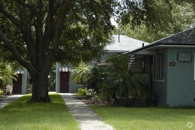 Building Photo - Parkview Cottages A