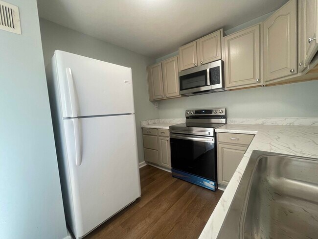 Building Photo - 134 Hickok Cir