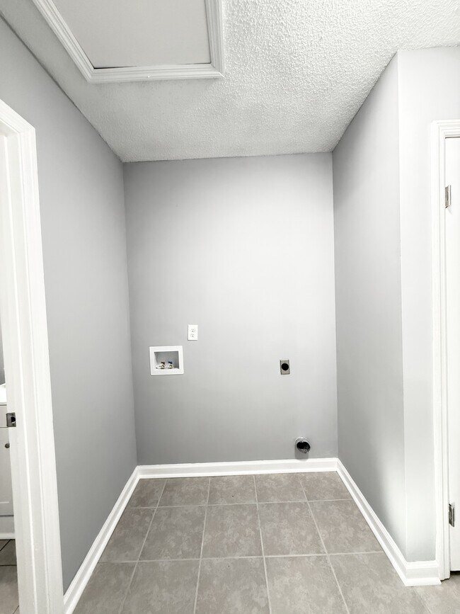 Building Photo - 506 Idlewood Cir