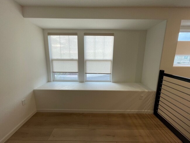 Building Photo - Beautiful new home with open floor plan av...