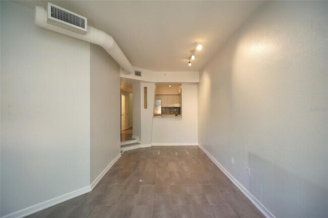 Building Photo - 2411 W Horatio St