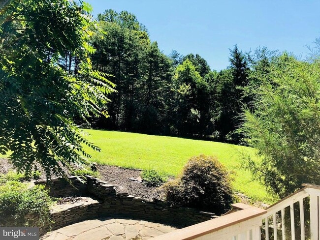 Building Photo - 31 Willowmere Ct