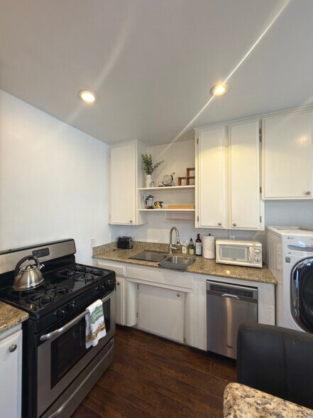Building Photo - 1169 20th St