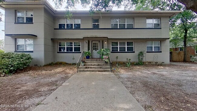 Primary Photo - 1464 Holmesdale Rd