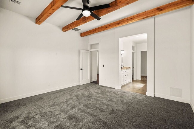 Building Photo - Single Family Home