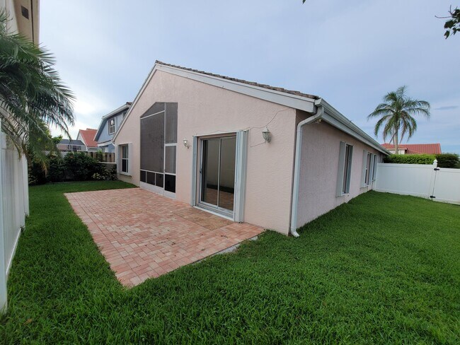 Building Photo - 7189 Catalina Way