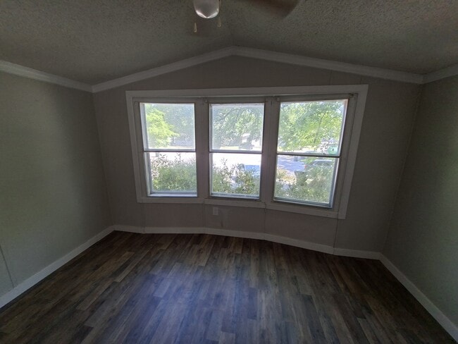 Building Photo - 292 Pittsburg Landing