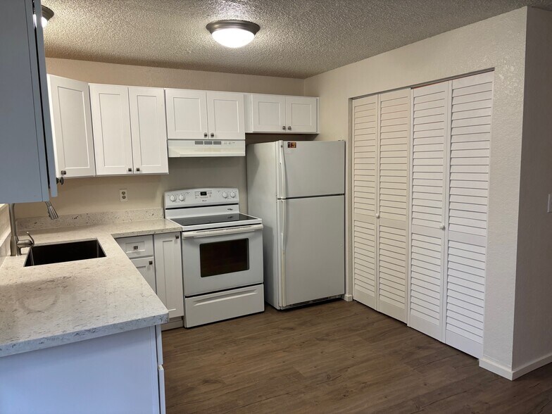 Building Photo - 10428 29th St E