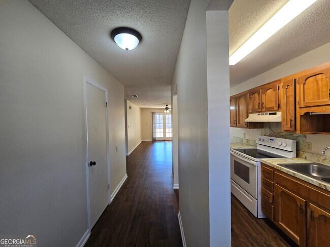 Building Photo - 416 S Ashley St