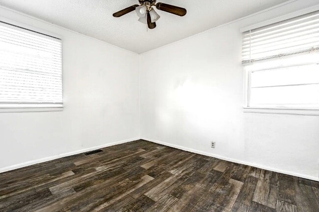 Building Photo - 3909 Aloda St