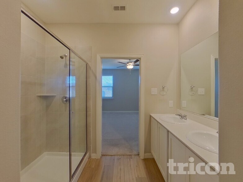 Building Photo - 231 Jenkinson Dr