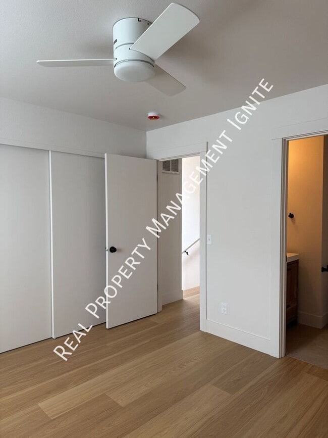 Building Photo - 1972 NE Sams Loop