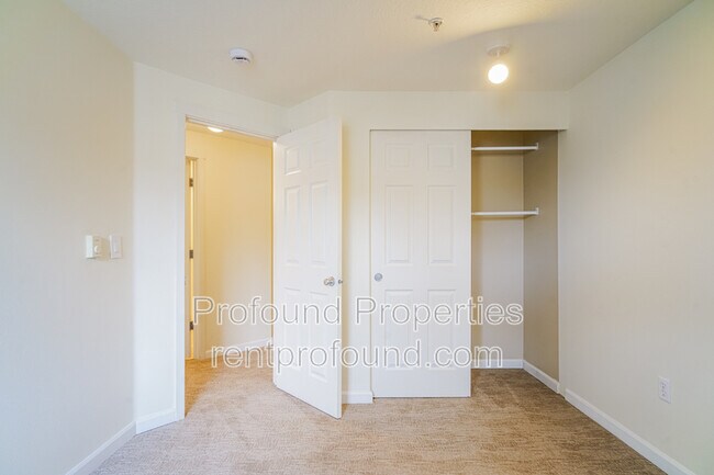 Building Photo - 760 NW 185th Ave