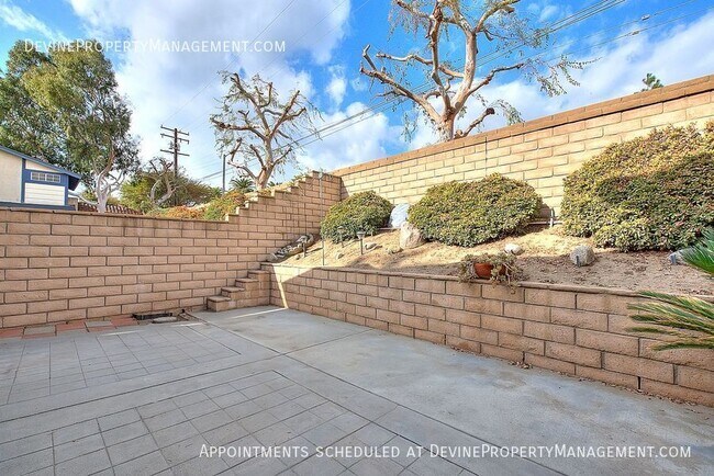 Building Photo - 902 California Privado