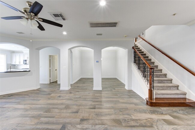 Building Photo - 4340 Lake Walk Ct