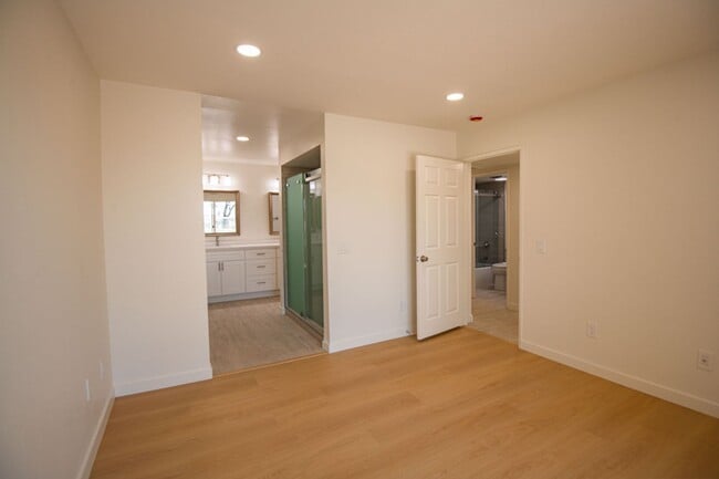 Building Photo - Newly Renovated Anaheim Hills 2 bedroom wi...